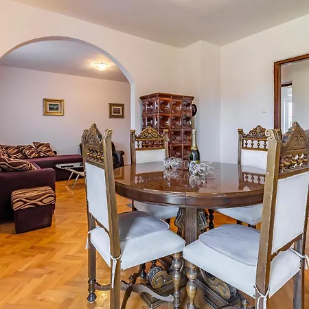 Casa vacanze Front In Štinjan