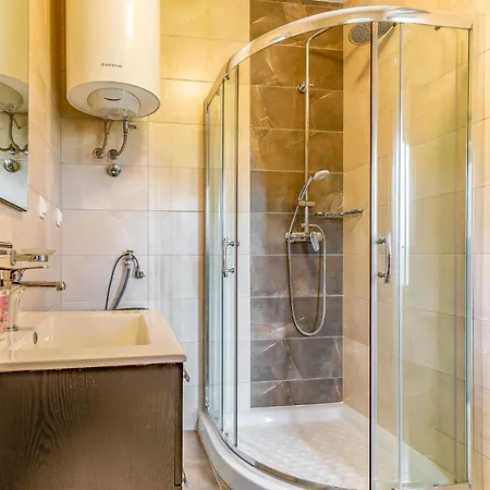 4 Bedroom Beautiful In Štinjan