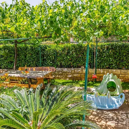Ferienhaus Front In Štinjan