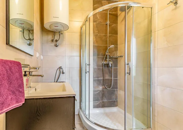 4 Bedroom Beautiful In Štinjan